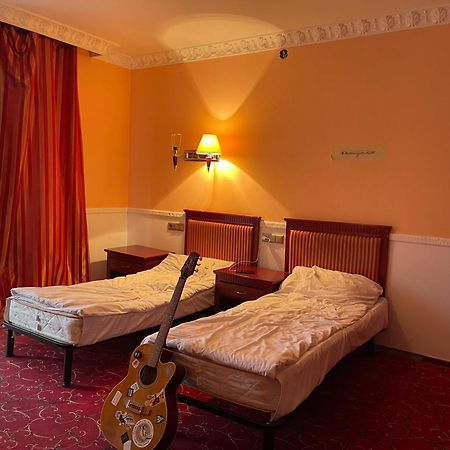 Royal Hotel And Spa Geneva Трускавец Экстерьер фото