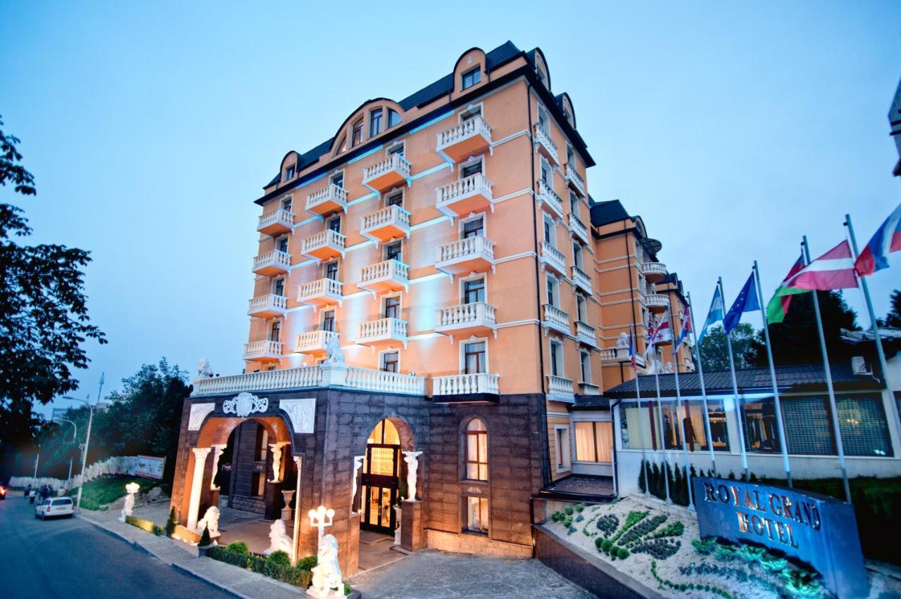 Royal Hotel And Spa Geneva Трускавец Экстерьер фото