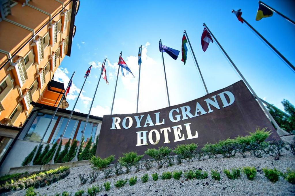 Royal Hotel And Spa Geneva Трускавец Экстерьер фото