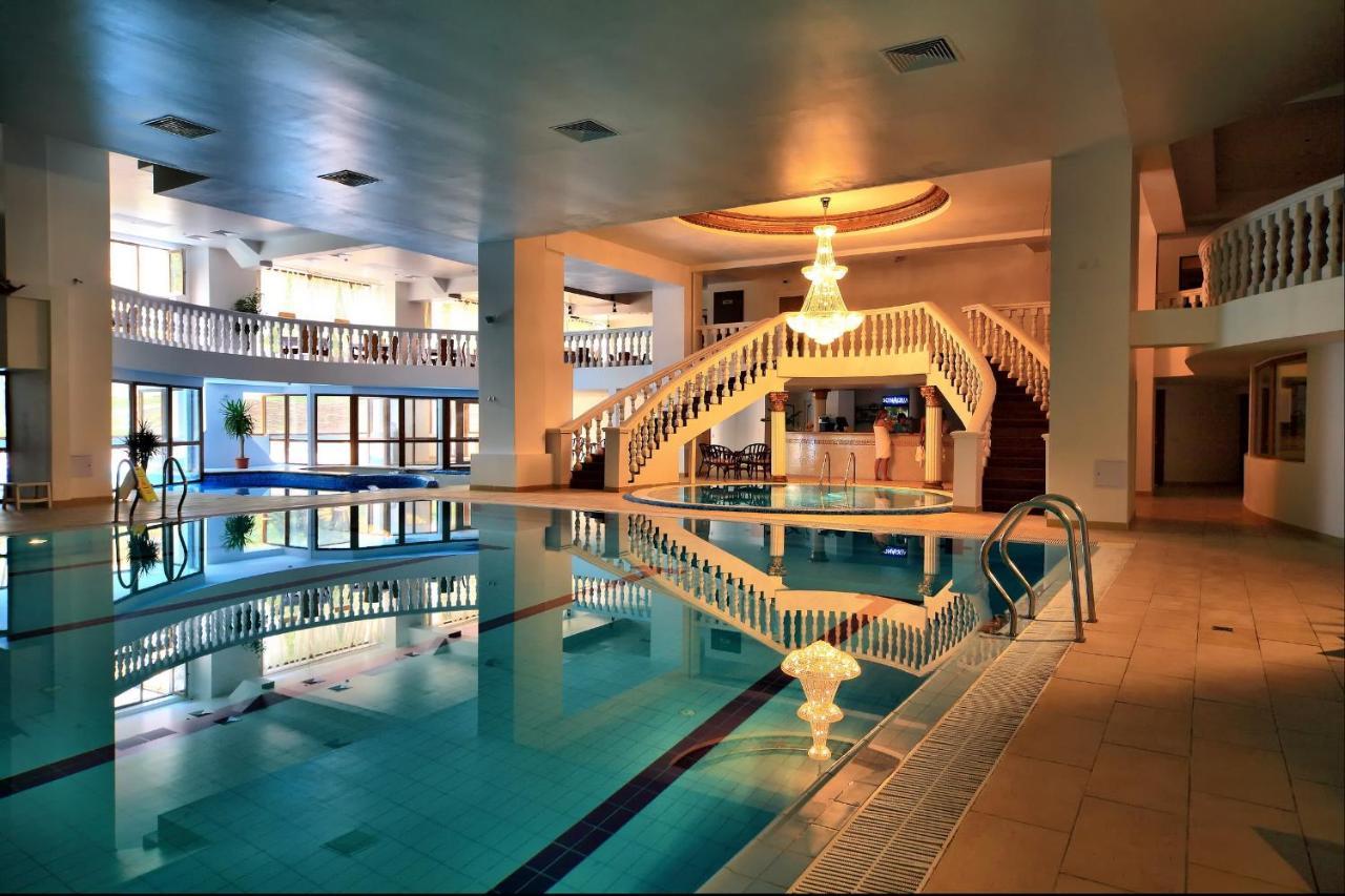 Royal Hotel And Spa Geneva Трускавец Экстерьер фото